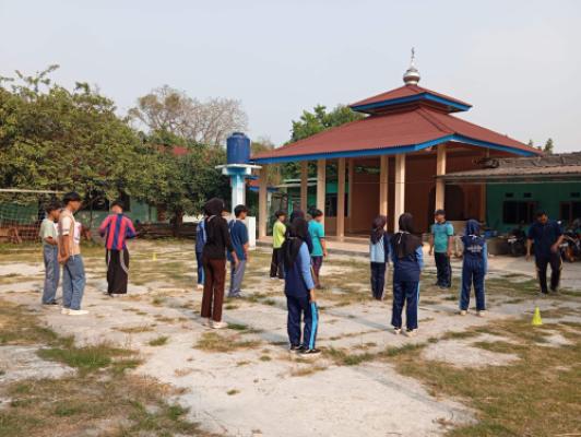Kegiatan Pengukuran Kebugaran Siswa dari Puskesmas Kresek